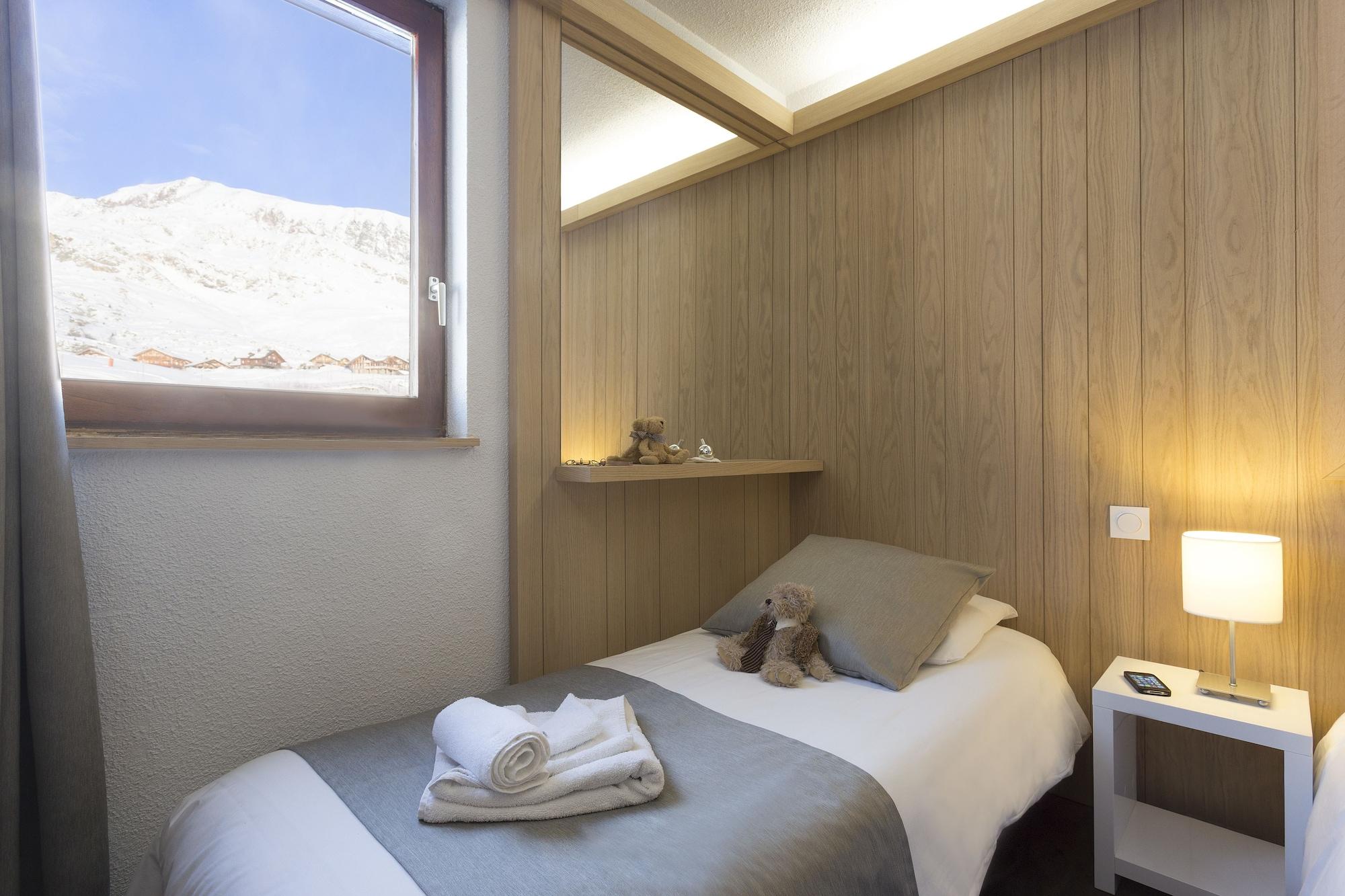 Hotel Club Mmv Les Bergers **** Alpe d'Huez Esterno foto
