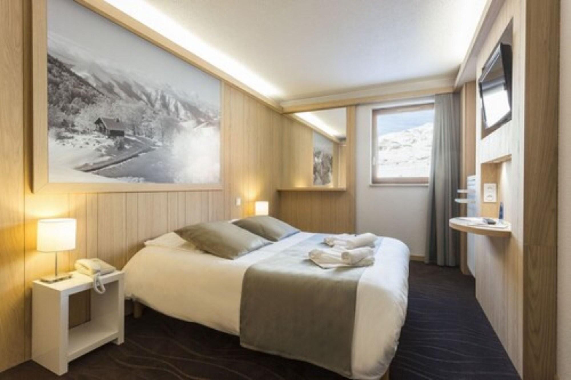 Hotel Club Mmv Les Bergers **** Alpe d'Huez Esterno foto