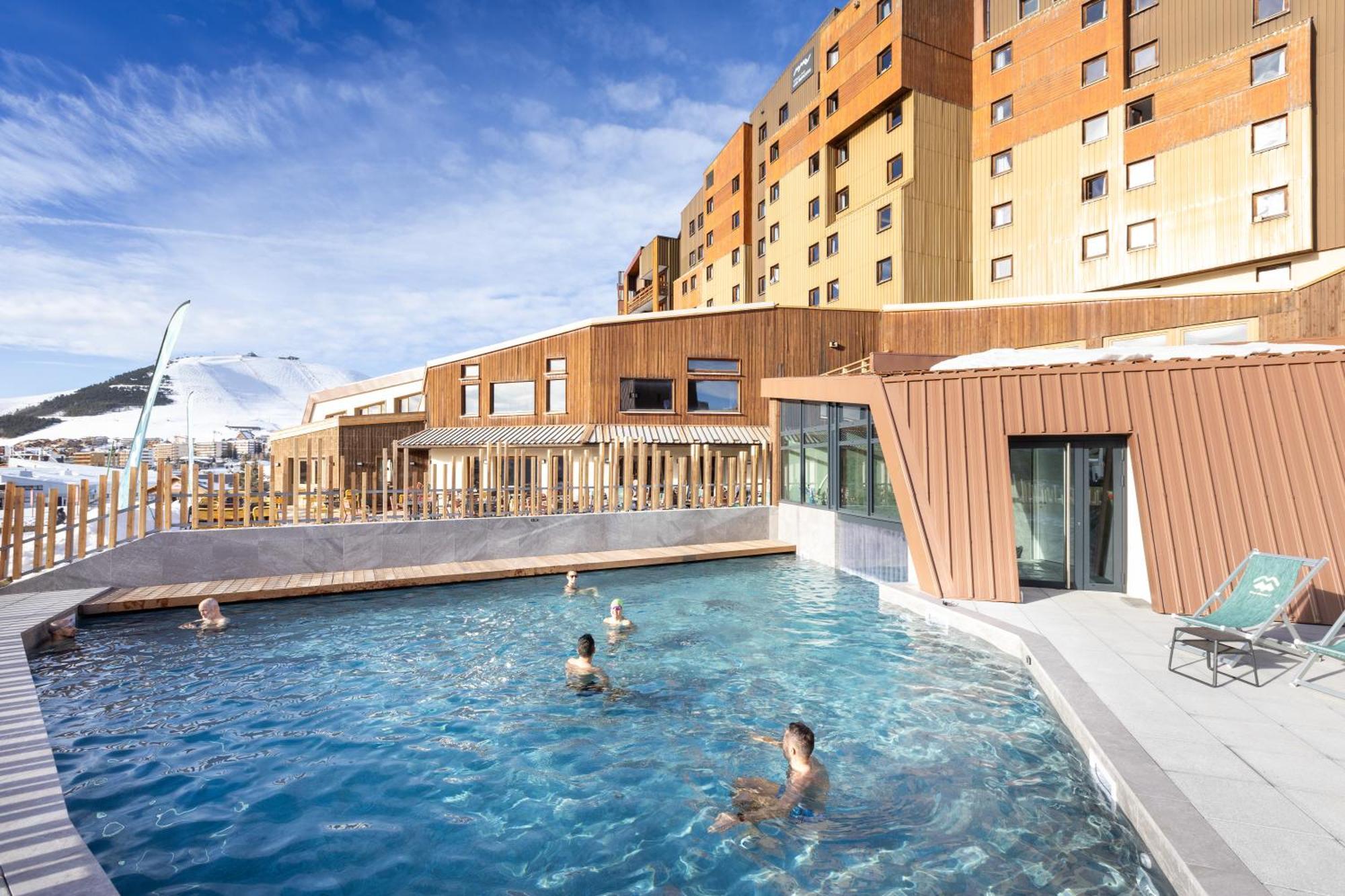 Hotel Club Mmv Les Bergers **** Alpe d'Huez Esterno foto