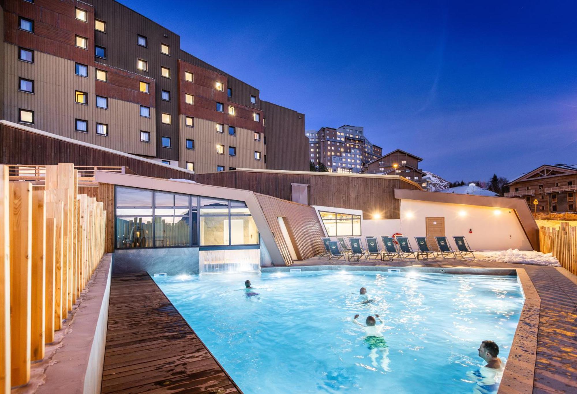 Hotel Club Mmv Les Bergers **** Alpe d'Huez Esterno foto