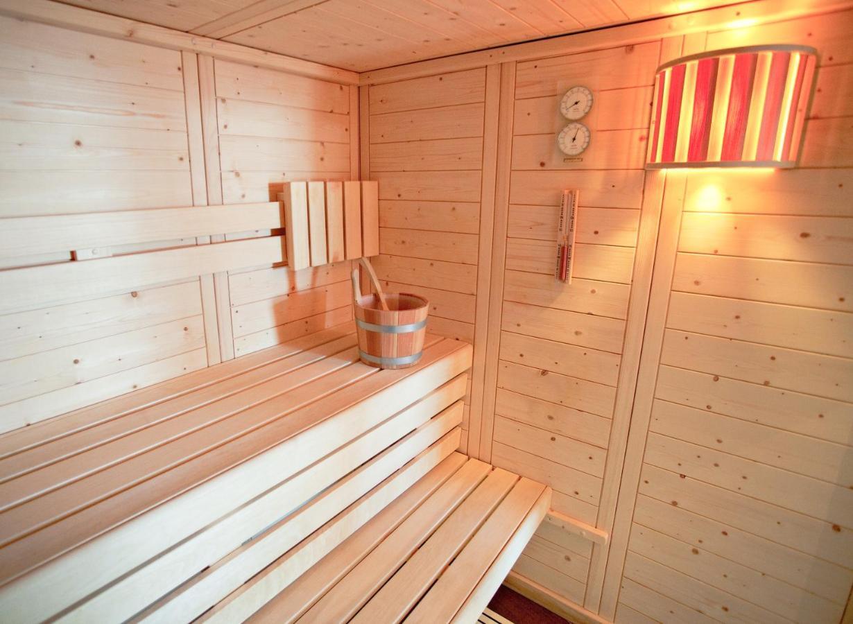 Hotel Club Mmv Les Bergers **** Alpe d'Huez Esterno foto